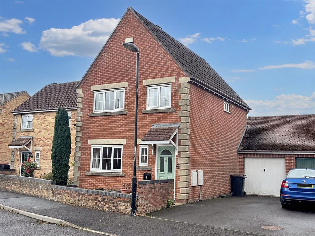 Property photo 1 of 11 Front 2.Jpg