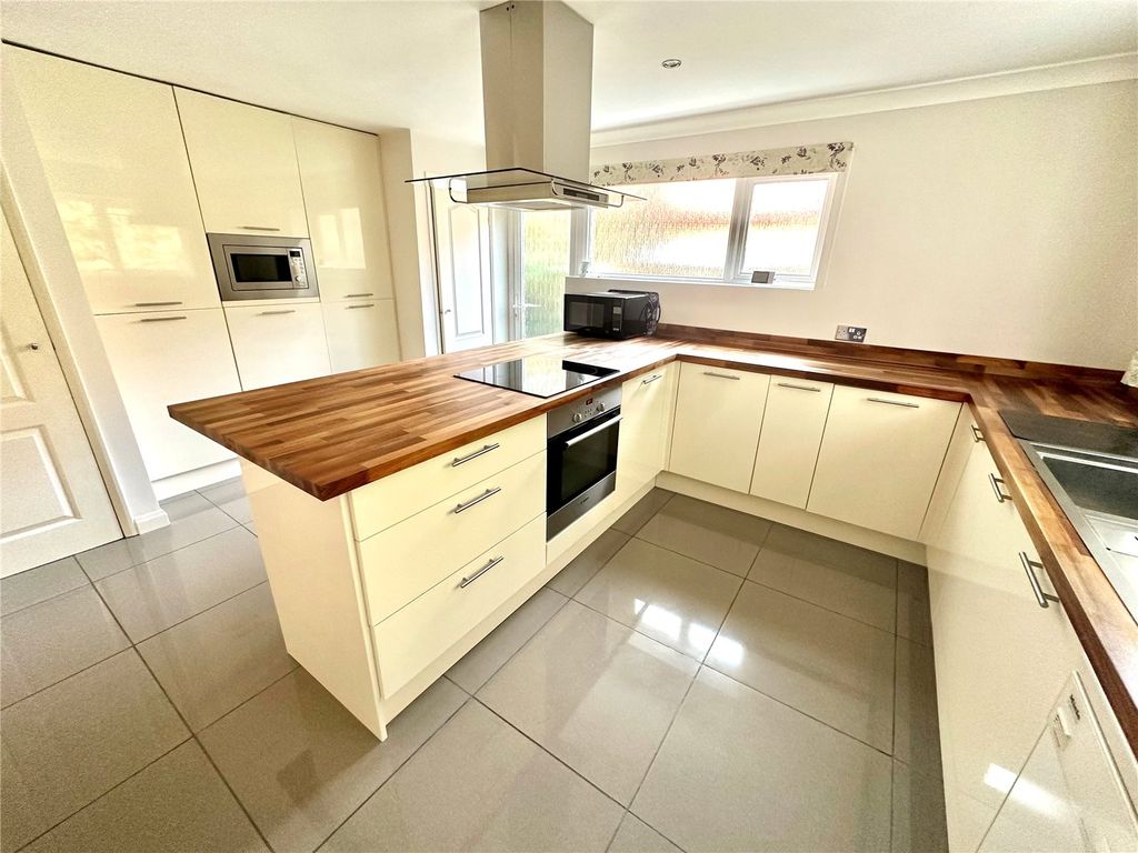 Property photo 3 of 18 Picture No. 14