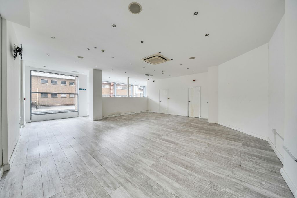 Property photo 1 of 9 1365361768E7Ab9F164A3.Jpg