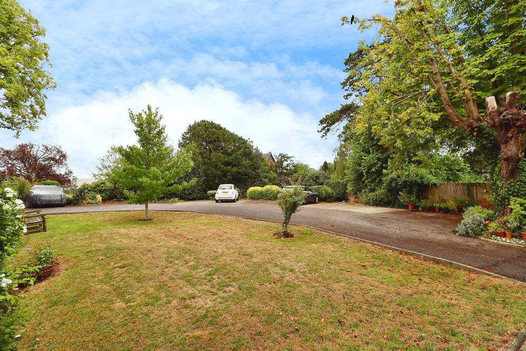 Property photo 2 of 15