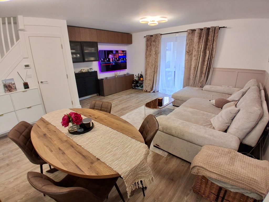 Property photo 3 of 12 Living Room