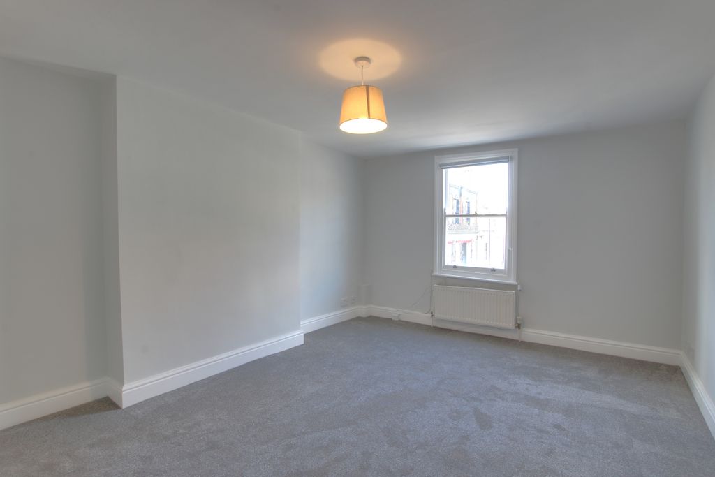 Property photo 2 of 8 2 Lounge.Jpg