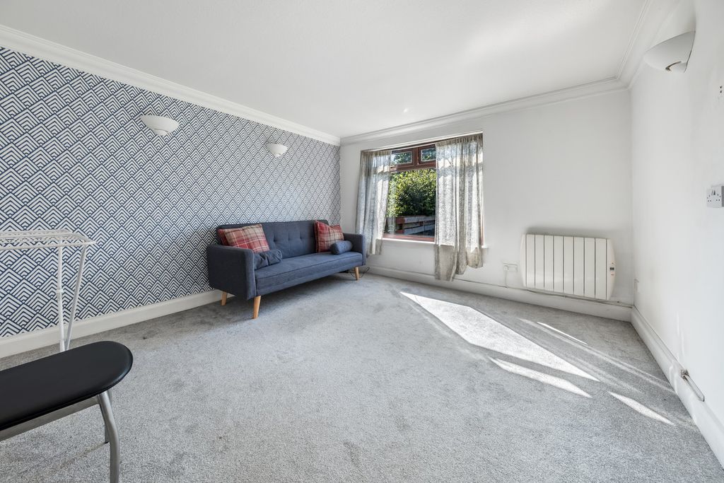 Property photo 2 of 26