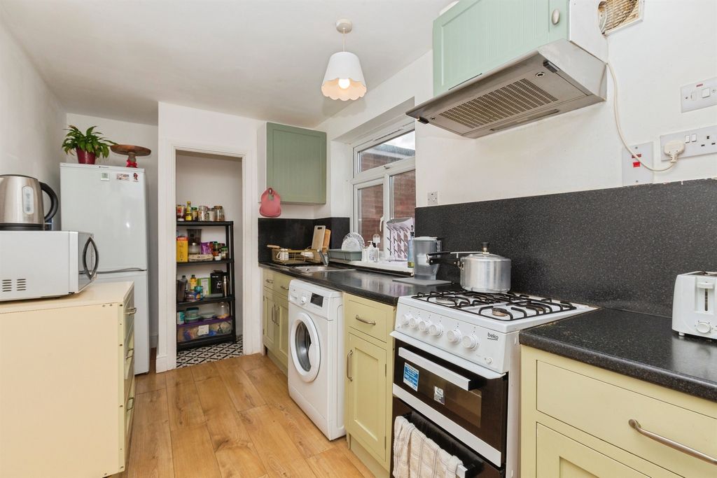 Property photo 3 of 22