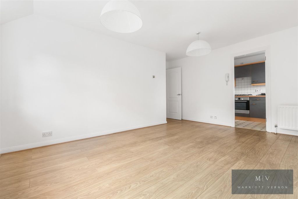 Property photo 3 of 12 Normanton Road 19 F5 MV-2.Jpg