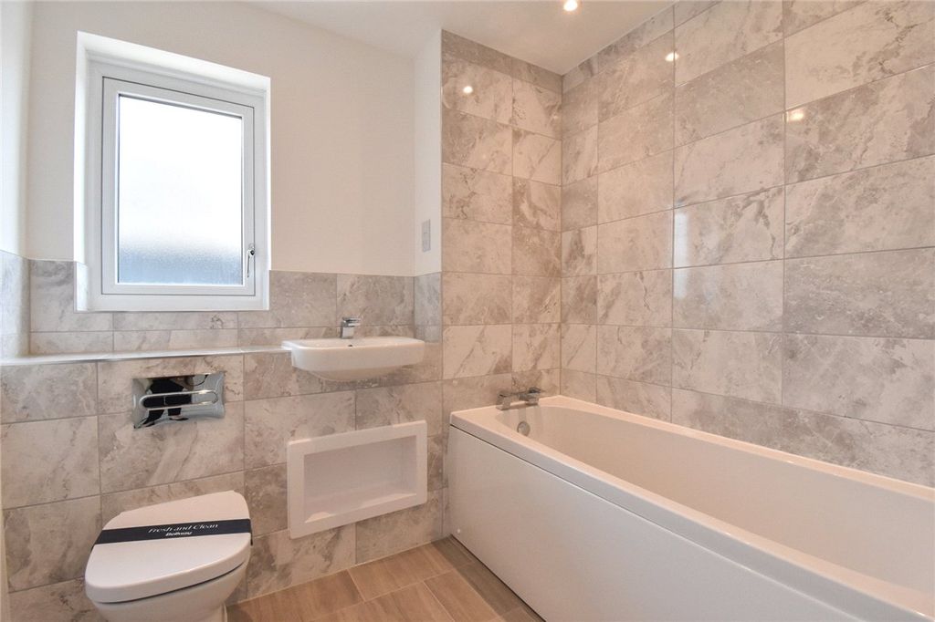 Property photo 3 of 5 Picture No. 18