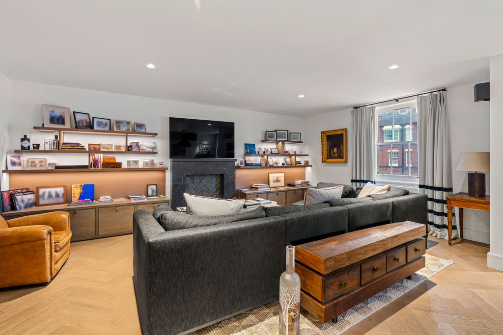 Property photo 3 of 10