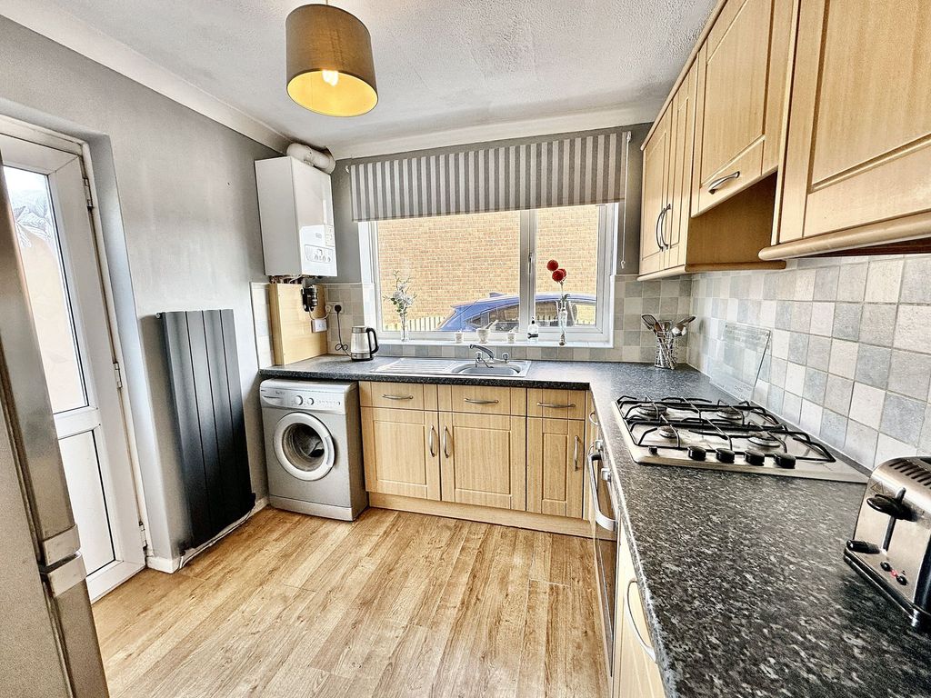 Property photo 3 of 13 Kitchen