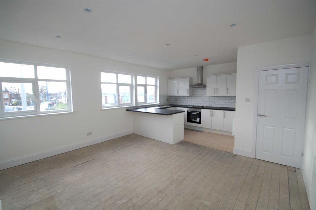 Property photo 2 of 6 6Dndq0Kt-Xtyl-9Jbltg2Z6Oquc.Jpg