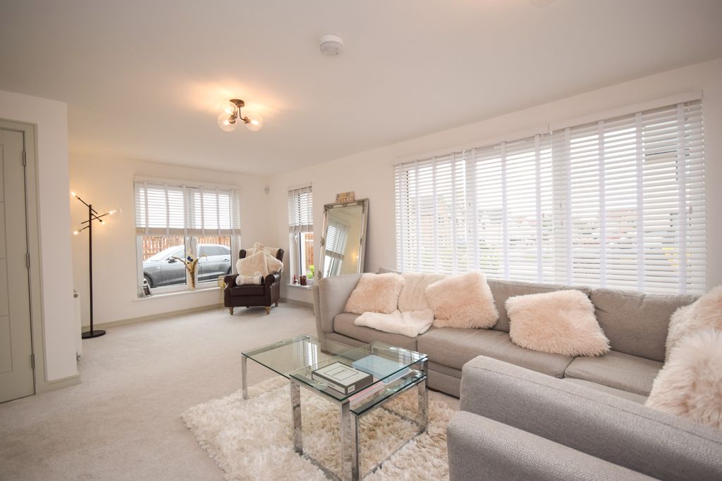 Property photo 2 of 24