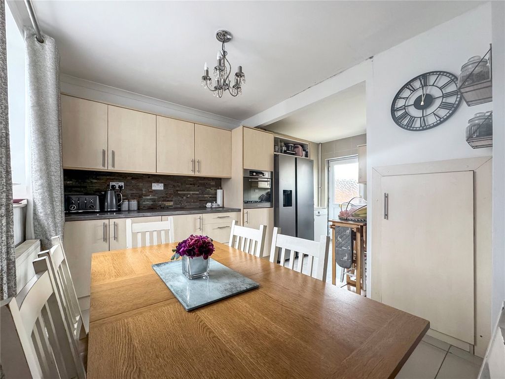 Property photo 3 of 25 Kitchen Diner