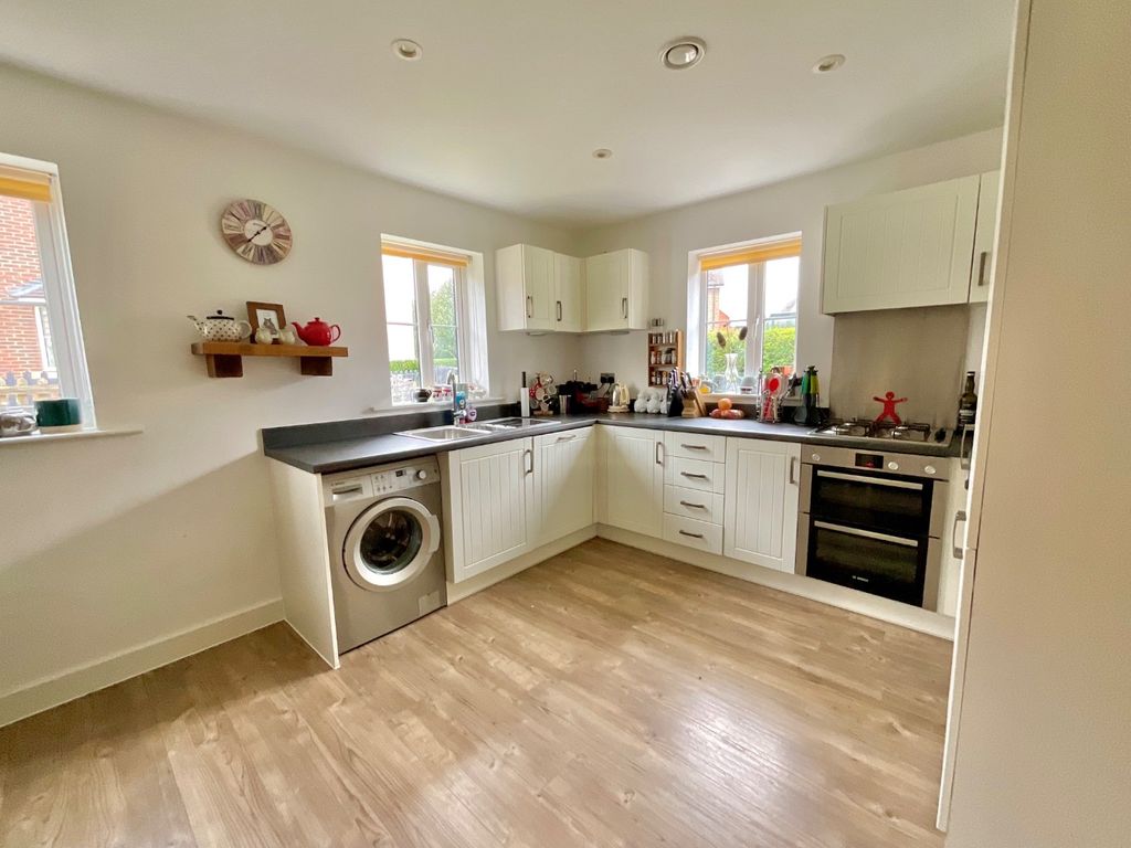 Property photo 3 of 33 4260914