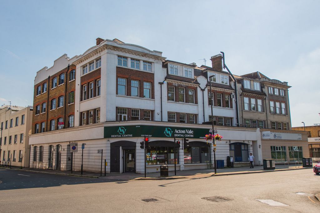 Property photo 3 of 13