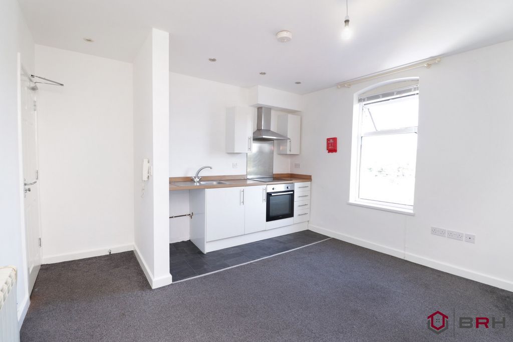 Property photo 3 of 24