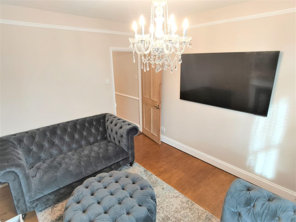Property photo 3 of 17 Image