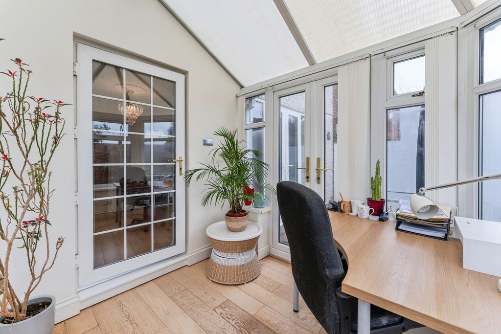 Property photo 3 of 19 Pbox-Img.Jpg