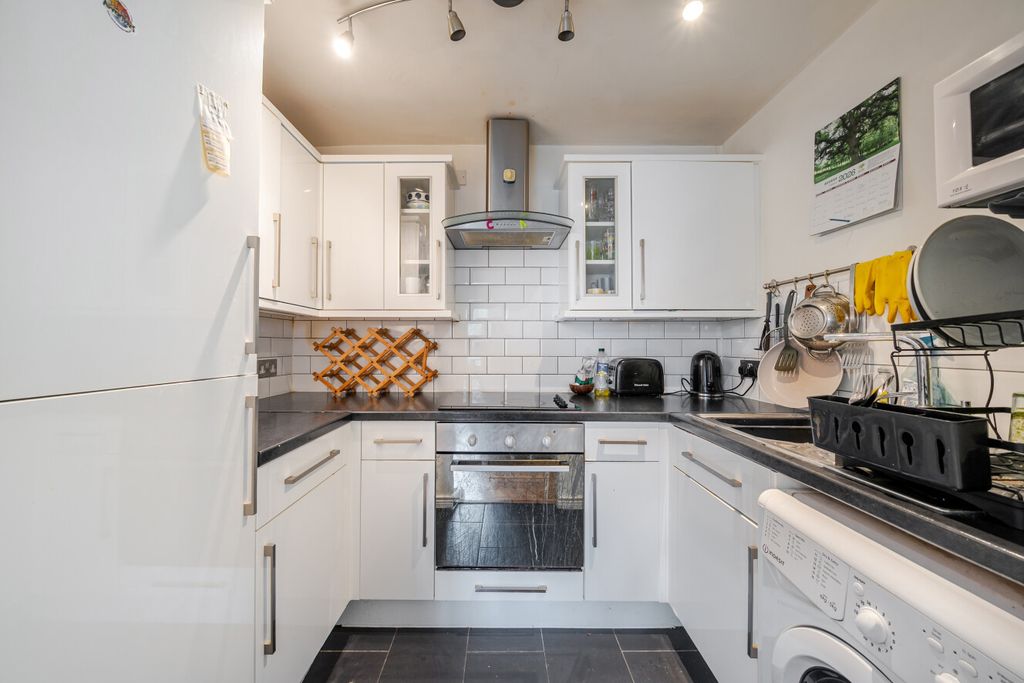 Property photo 2 of 13 1513359-7-1A06c84...