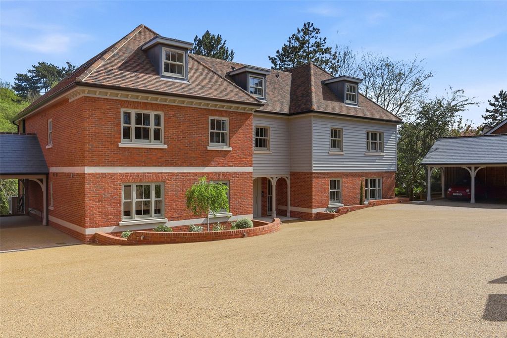 Property photo 1 of 17 Front &amp; Cartlodge