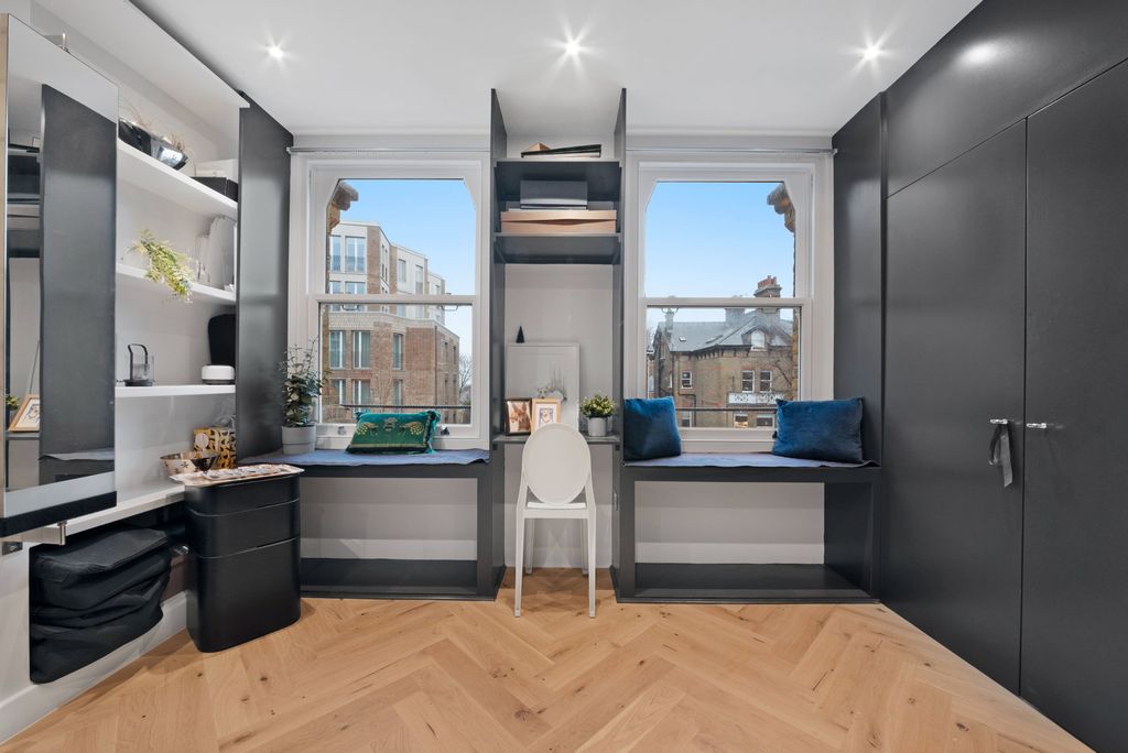 Property photo 3 of 8