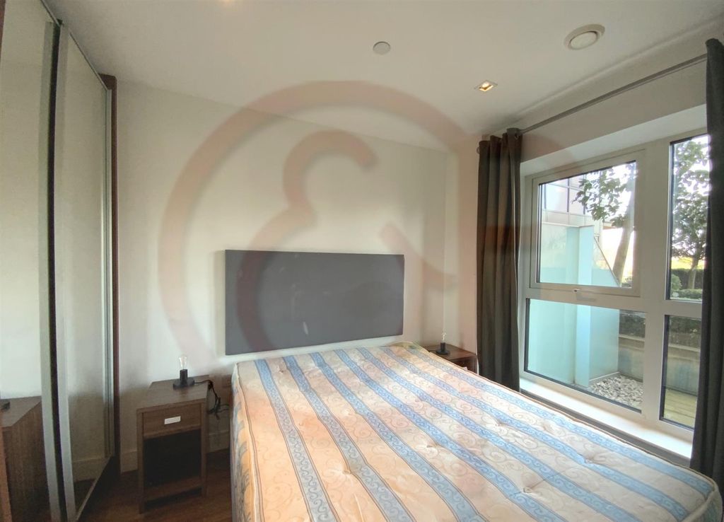Property photo 3 of 10 Bedroom 1.Jpg