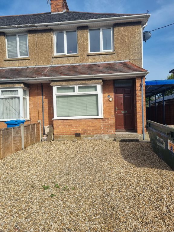 Property photo 1 of 13 Three Bedroom Semi-Detached House In Popular Creekmoor Close To Shops And Amenities With Large Garden, Parking And Garage