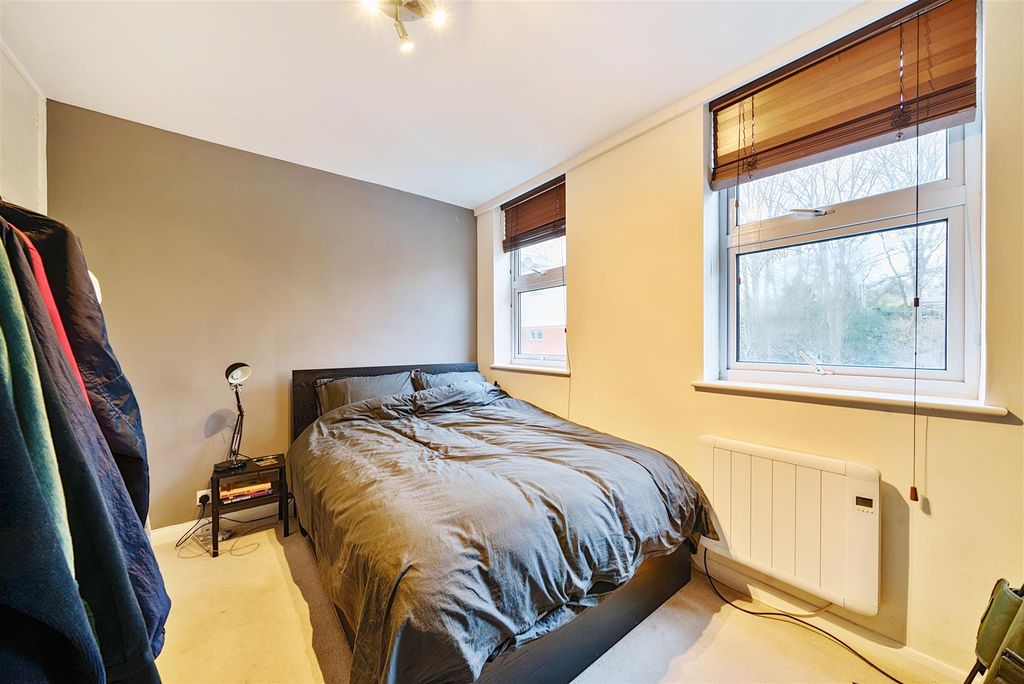Property photo 3 of 19 Lower Road