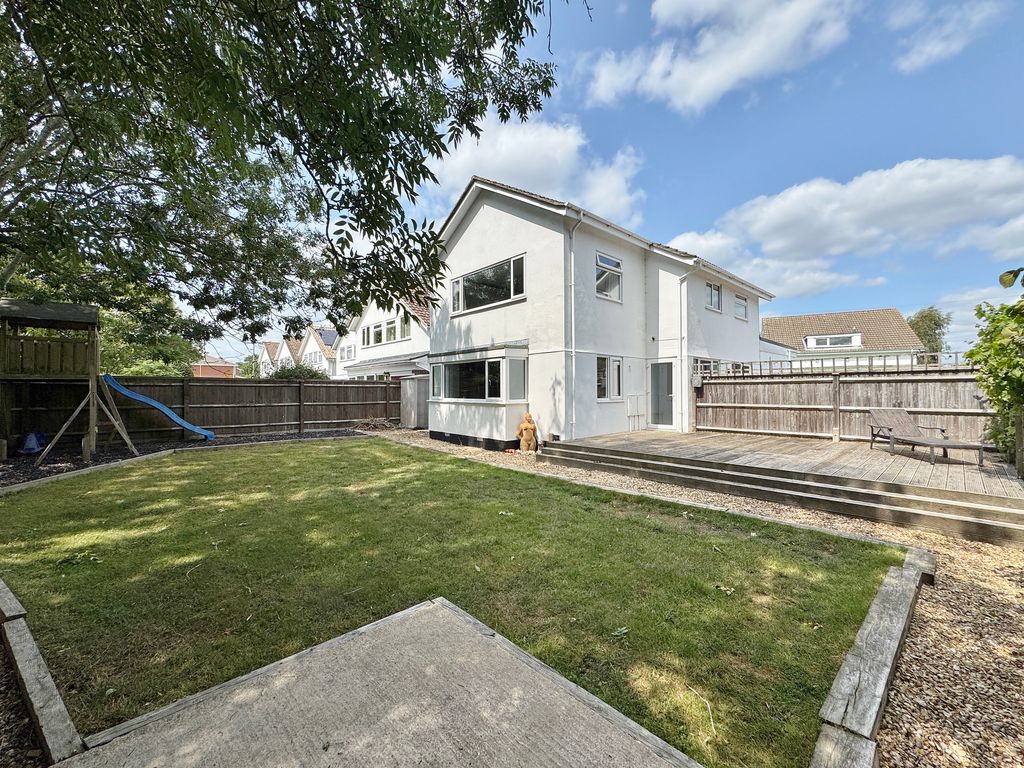 Property photo 2 of 32