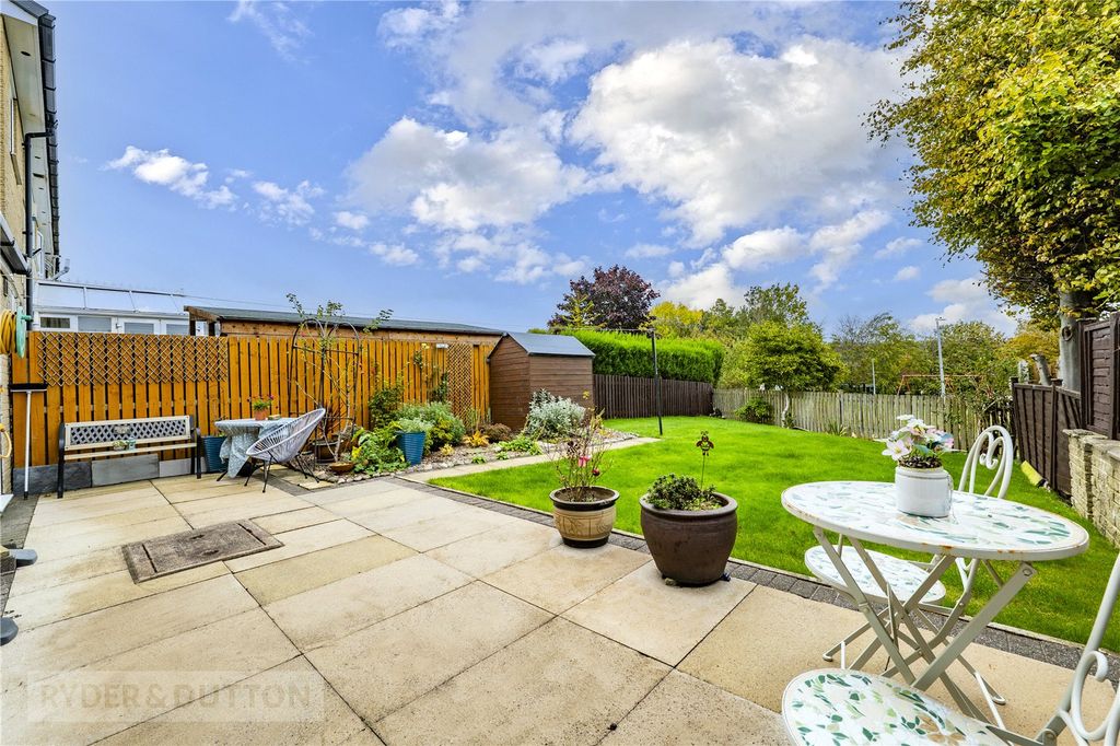 Property photo 2 of 21 Garden