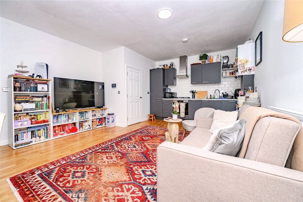 Property photo 2 of 12 Picture No. 19