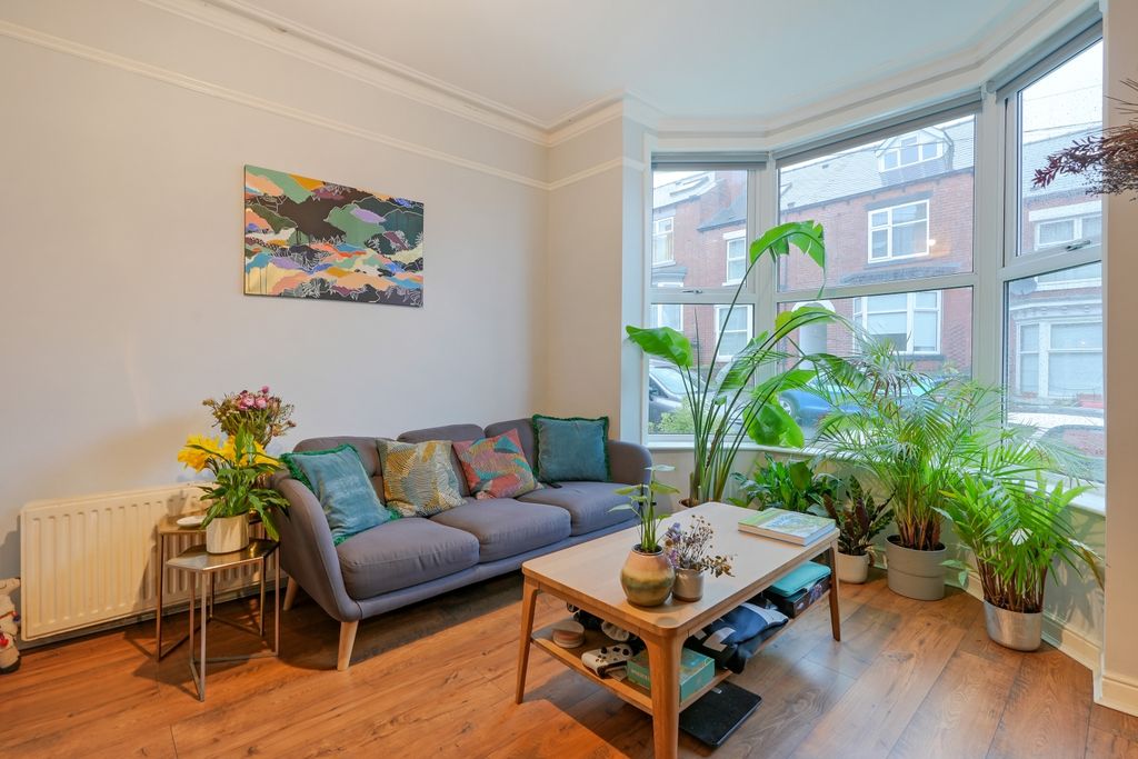 Property photo 3 of 23 Living Room