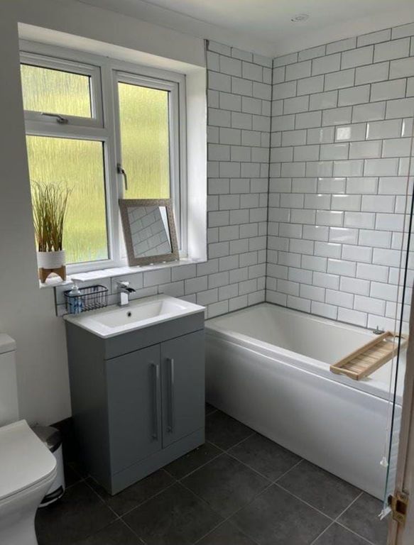 Property photo 2 of 7 Bath.Jpg