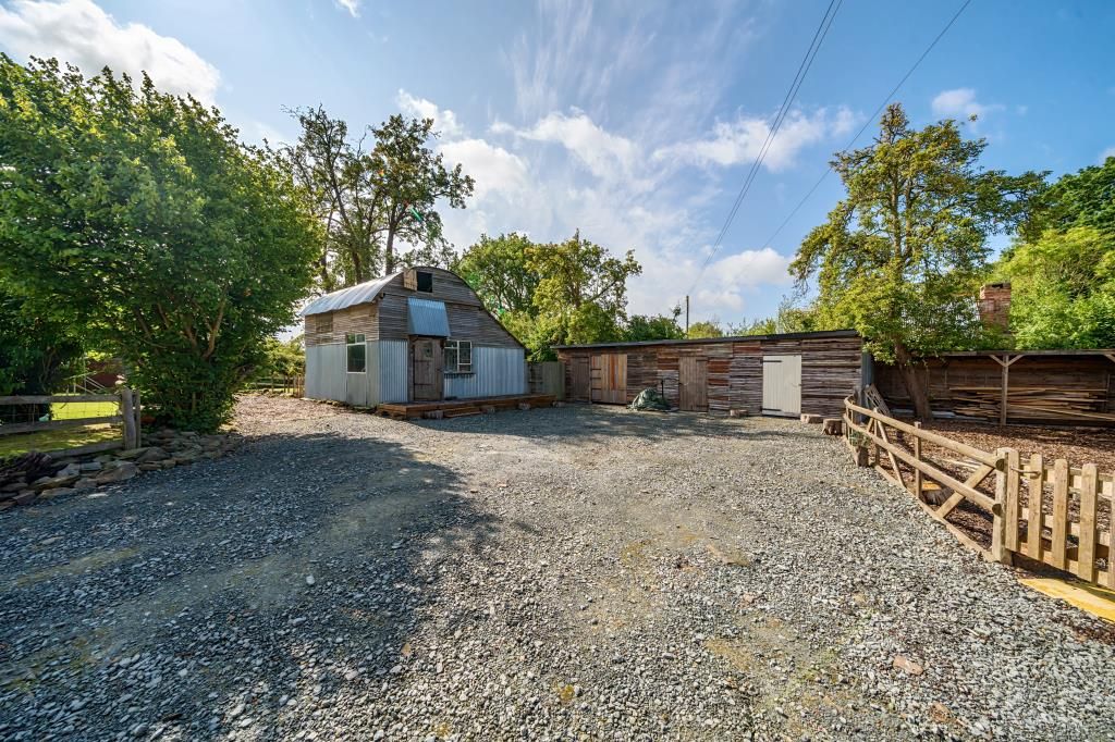 Property photo 2 of 27 Photos