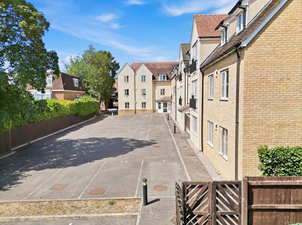 Property photo 1 of 13 Purpose Built Apartment
