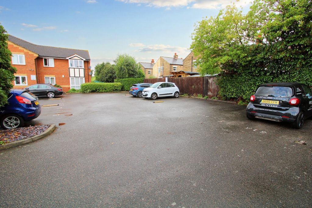 Property photo 3 of 7 Parking Area