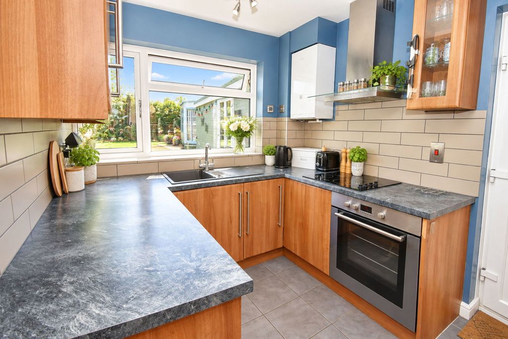 Property photo 3 of 31
