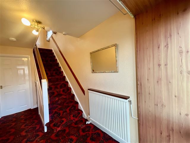 Property photo 2 of 21 Hallway