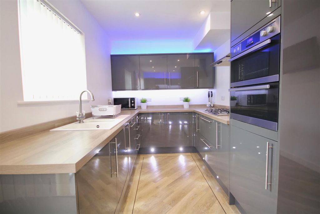 Property photo 2 of 15 99XL-Yacm0Em0Tqjuffsjg.Jpg