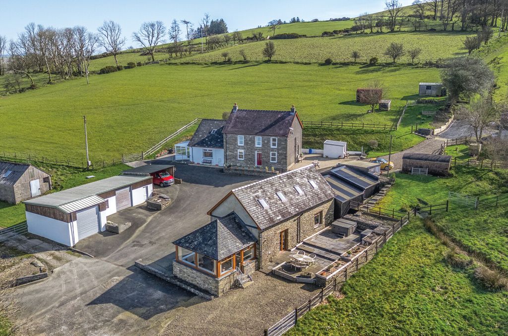 Property photo 1 of 31