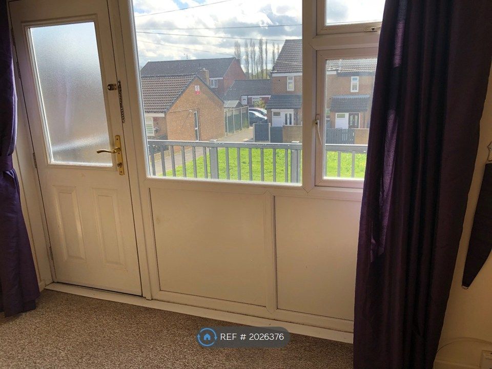 Property photo 2 of 25