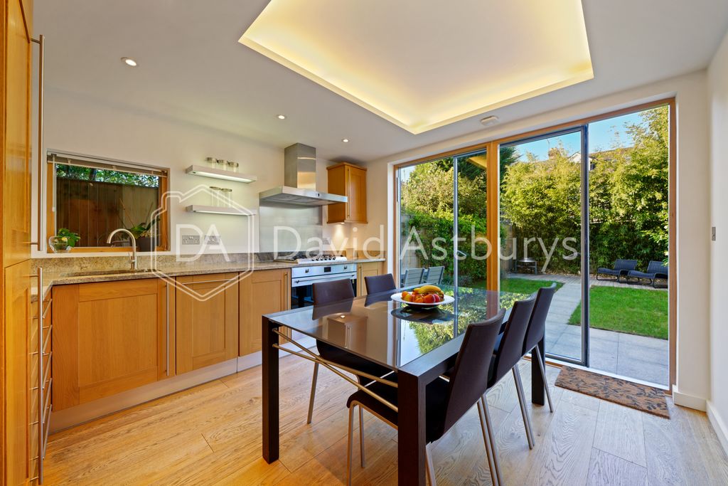 Property photo 3 of 12