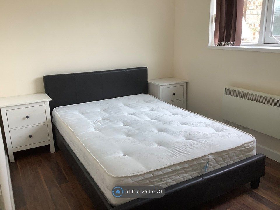 Property photo 3 of 10 Bedroom1