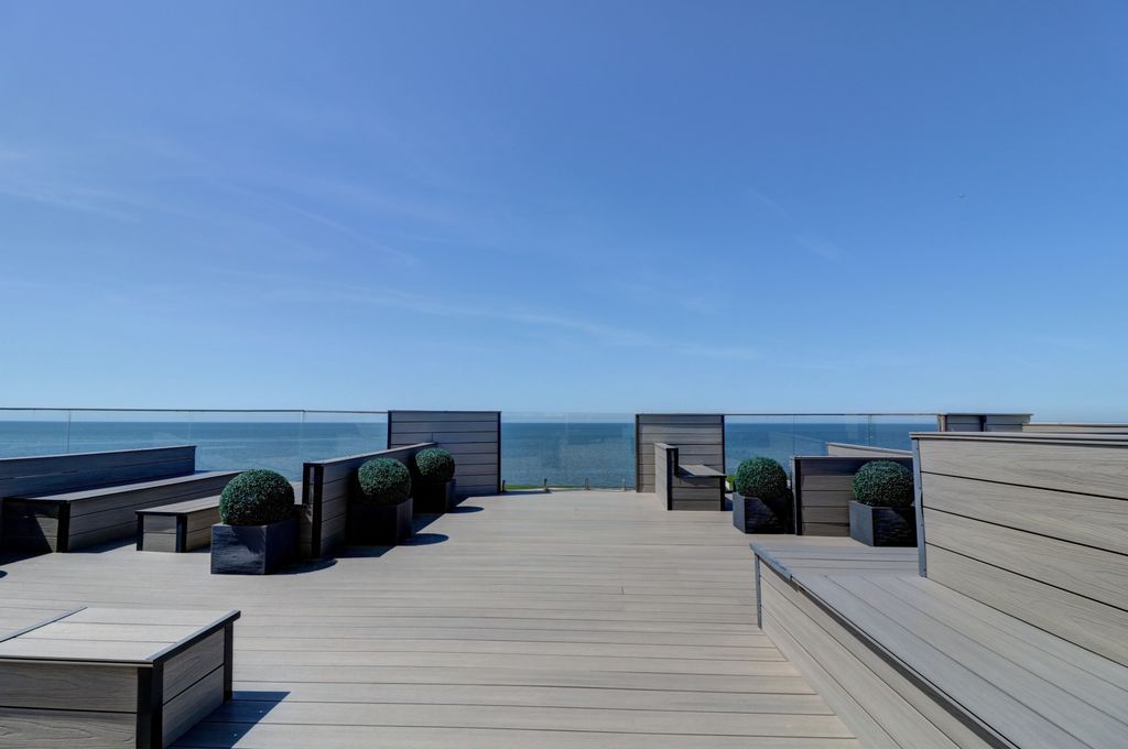 Property photo 1 of 24 Roof Terrace 1.1