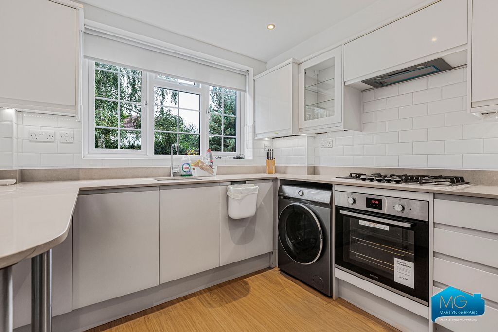 Property photo 2 of 17 Picture No. 20