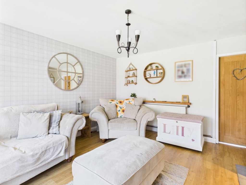 Property photo 3 of 15 Cam03729G0-Pr0092-Still002