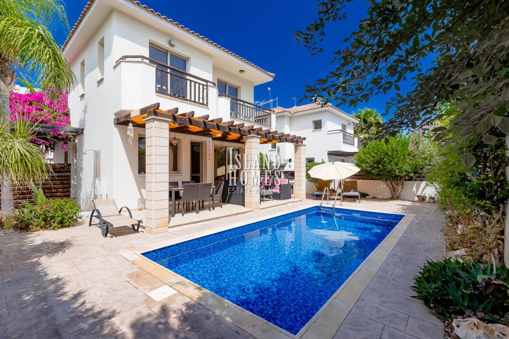 Property photo 1 of 40