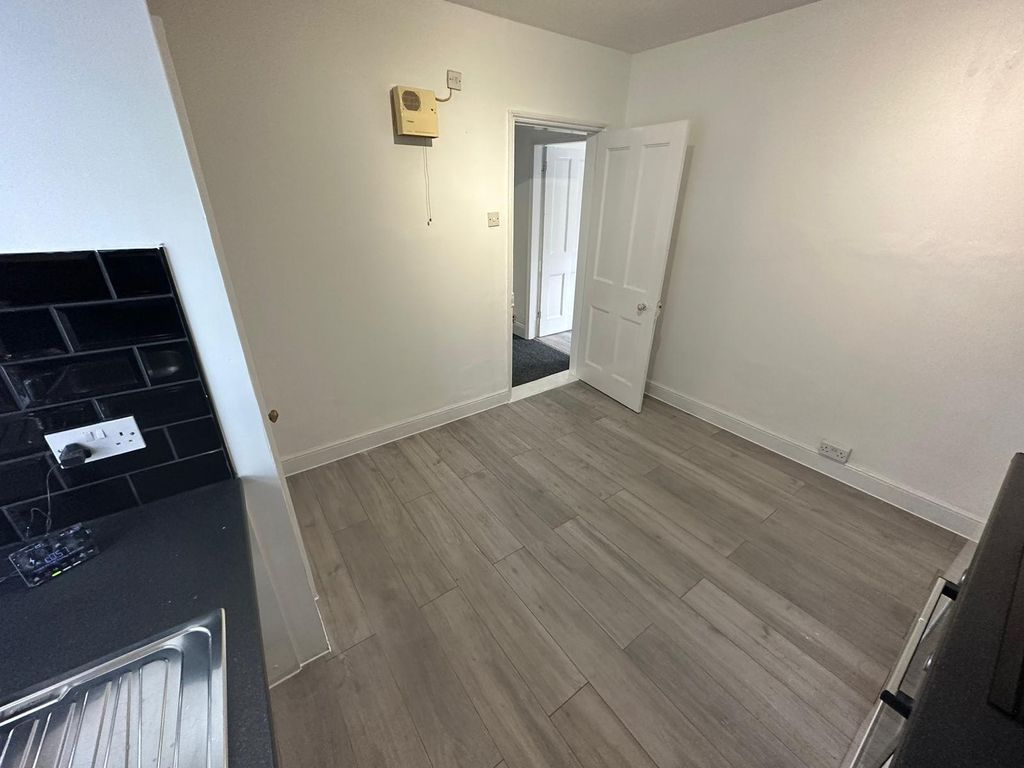 Property photo 2 of 20 Property