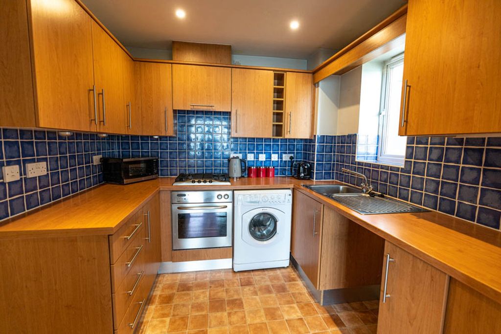 Property photo 3 of 8