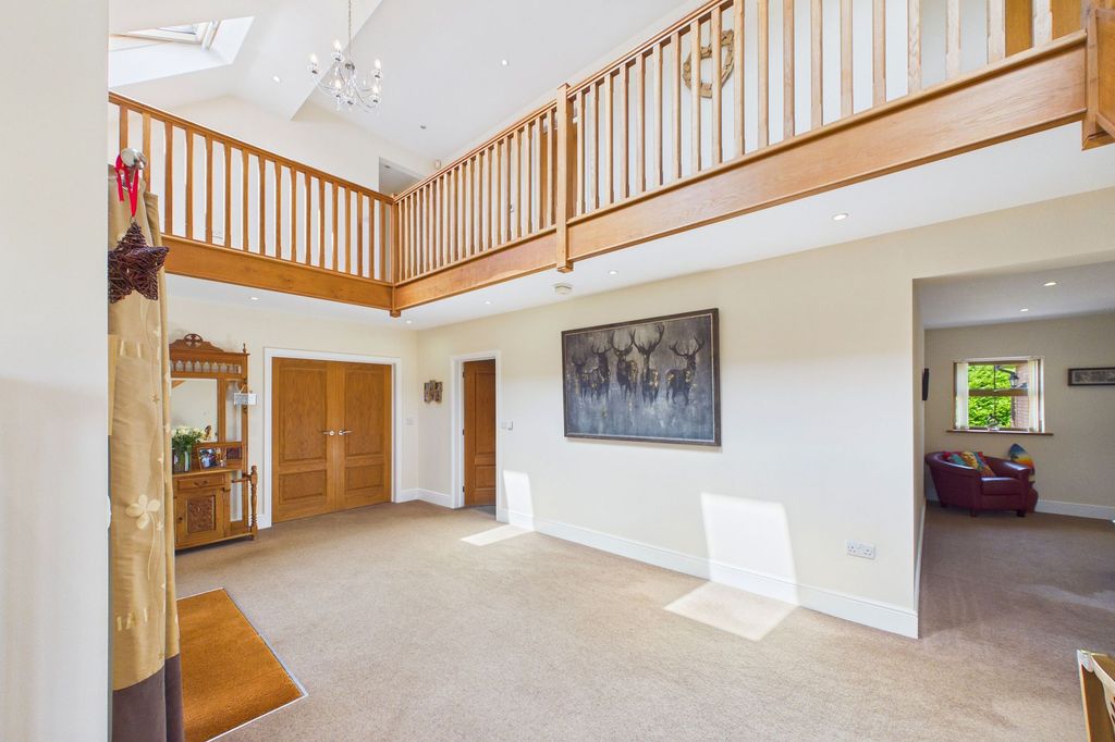 Property photo 3 of 35