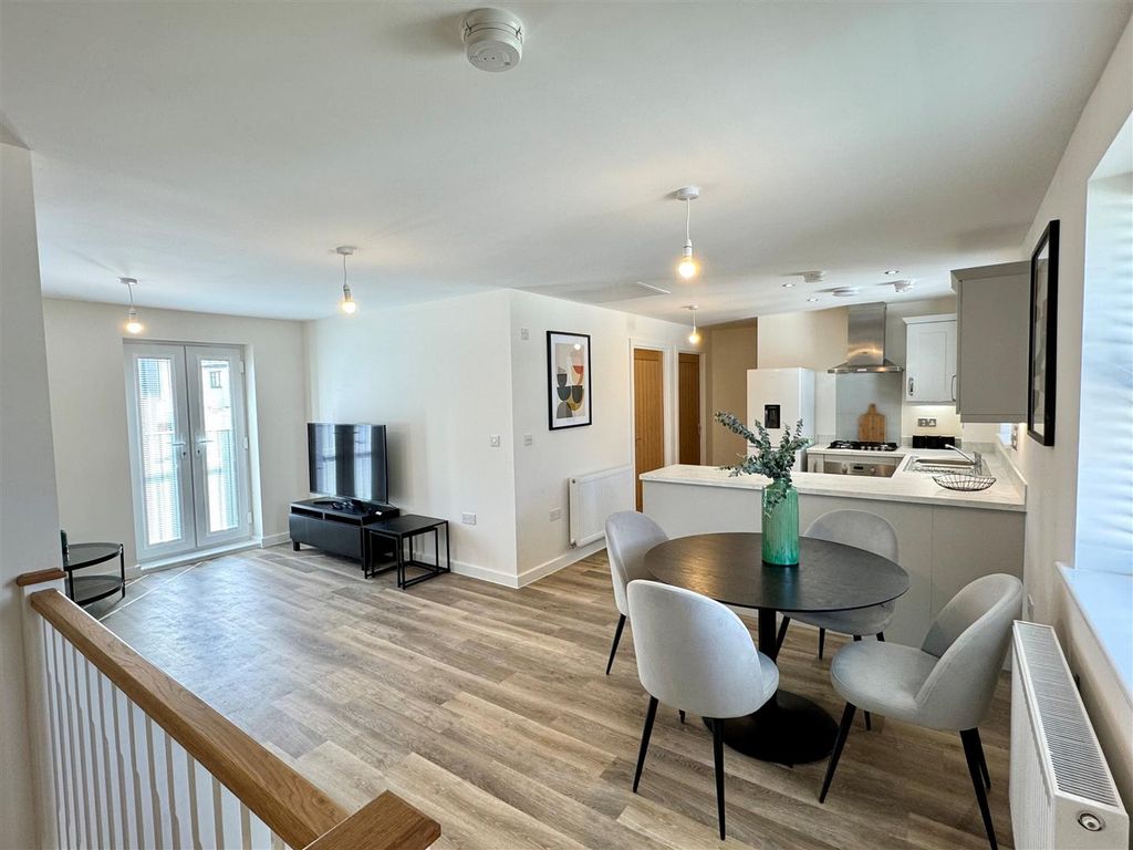 Property photo 2 of 12 1 River Court Living Area