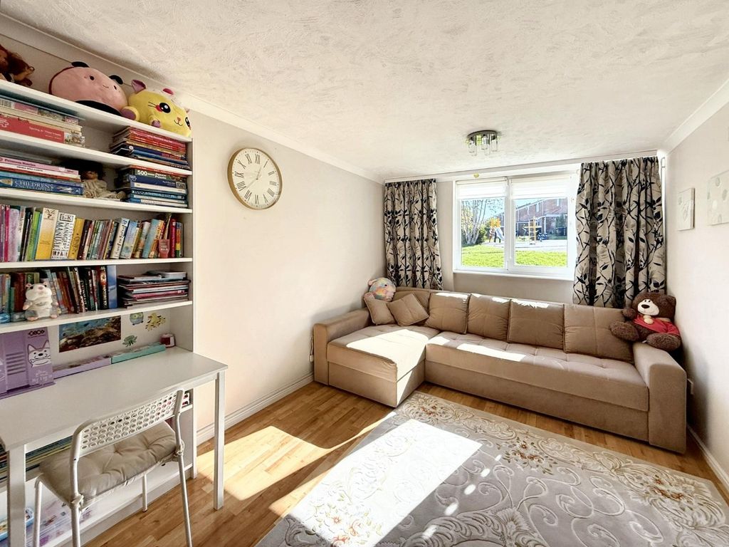 Property photo 3 of 28 4558907